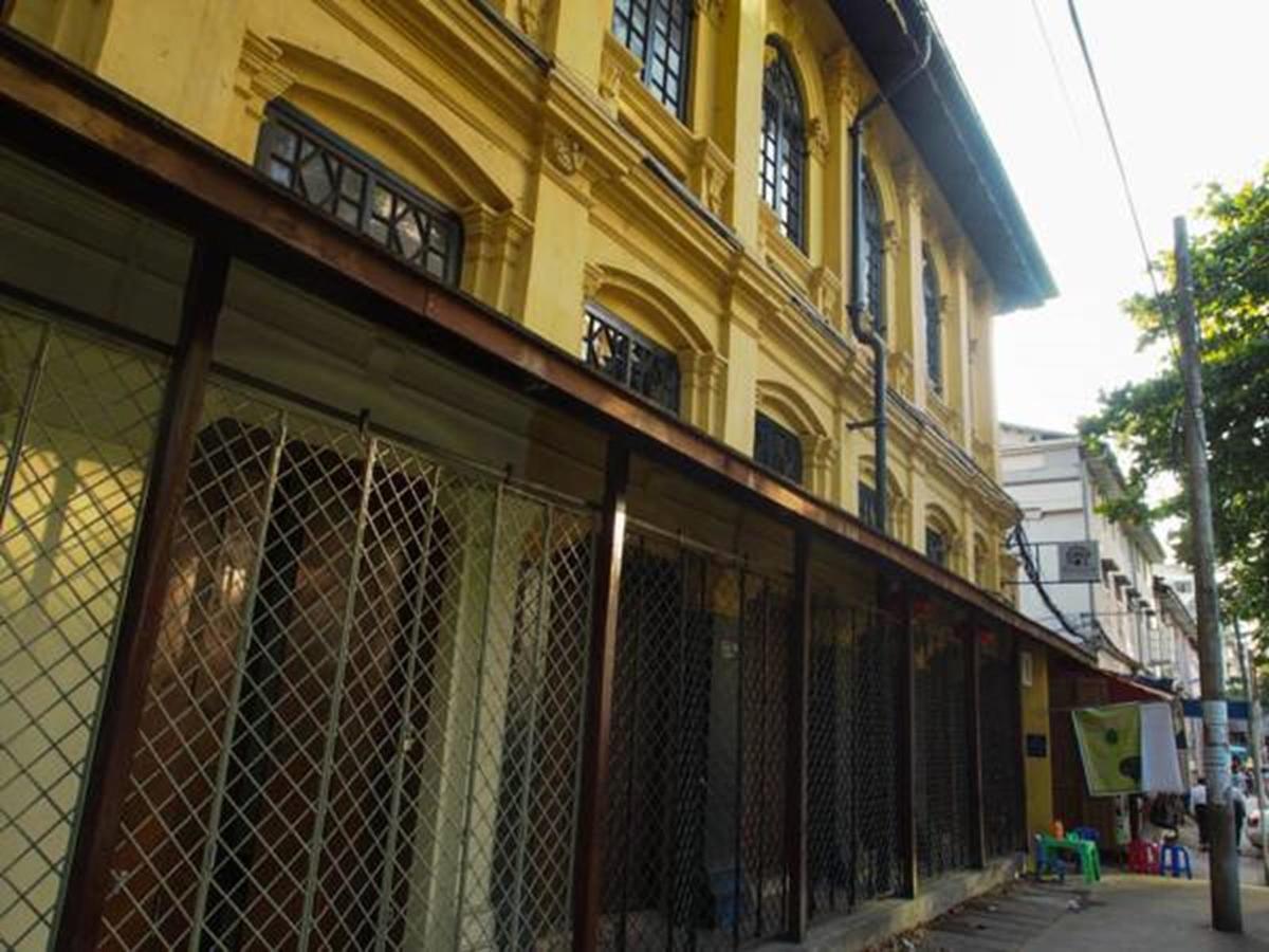501 Merchant Bed & Breakfast Янгон Экстерьер фото