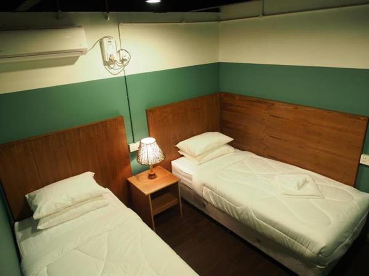 501 Merchant Bed & Breakfast Янгон Экстерьер фото