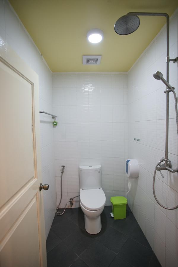 501 Merchant Bed & Breakfast Янгон Экстерьер фото